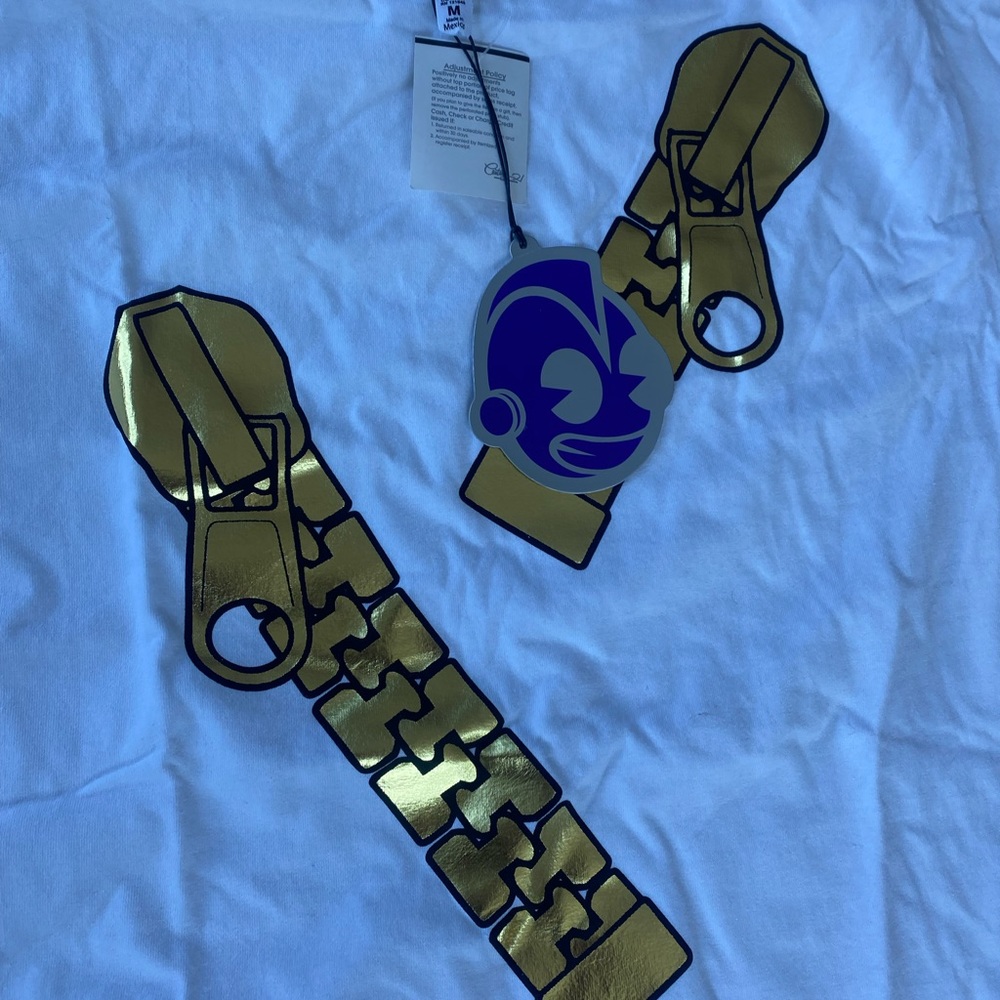 Exclusive rare vintage gold zipper kit robot brand new T-shirt in men’s size M
